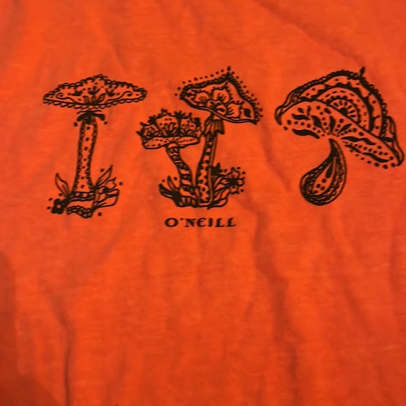 Red O’Neil crop top T-shirt size medium. - Picture 2 of 5